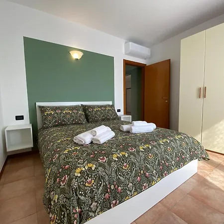 Lejlighed New Cornizzolo View - Terrace, Air Conditioning & Parking *